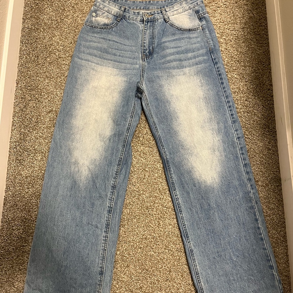 Men’s wide leg baggy jeans